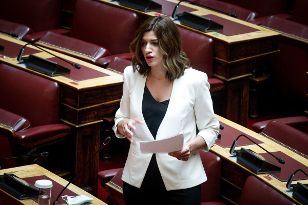 Ερώτηση ΣΥΡΙΖΑ προς δύο υπουργούς για τις φασιστικές ομάδες που δρουν σε σχολεία της Θεσσαλονίκης