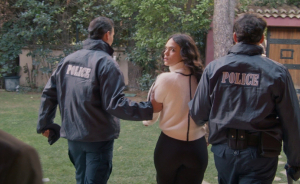 «Να μ’ αγαπάς»: Η Φωτεινή οδηγείται στο τμήμα για τον πυροβολισμό του Ορφέα