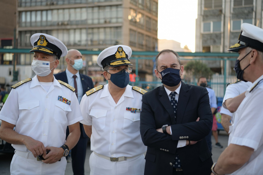 Πλακιωτάκης από το λιμάνι του Πειραιά: «Στόχος η επιστροφή στην κανονικότητα»