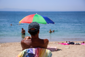 Κλέαρχος Μαρουσάκης: Παρασκευή με λασποβροχές και σκόνη - Τριήμερο ζέστης με πάνω από 30 βαθμούς