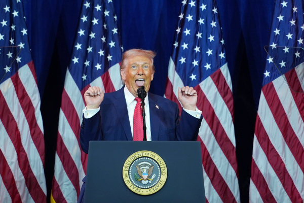 Ο Τραμπ παγώνει κονδύλια άνω των 10 δισ. δολαρίων προς 5 πολιτείες