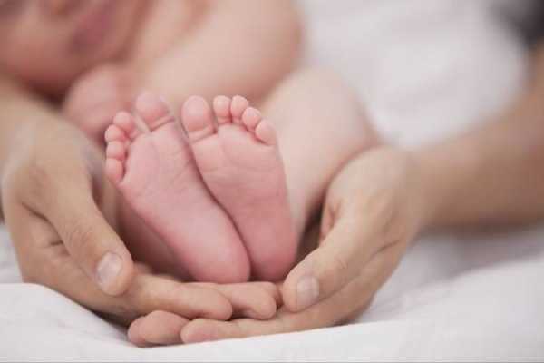 Έρχονται ριζικές αλλαγές στη νομοθεσία για τις υιοθεσίες και το οικογενειακό δίκαιο