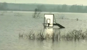Αγωνία για τις πλημμύρες στον Έβρο, βυθίστηκαν εκτάσεις - Προβλήματα σε Κοζάνη και Ηλεία (βίντεο)