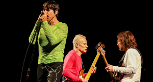 Red Hot Chili Peppers: Για πόσα εκατομμύρια δολάρια πούλησαν στη Warner τον μουσικό τους κατάλογο