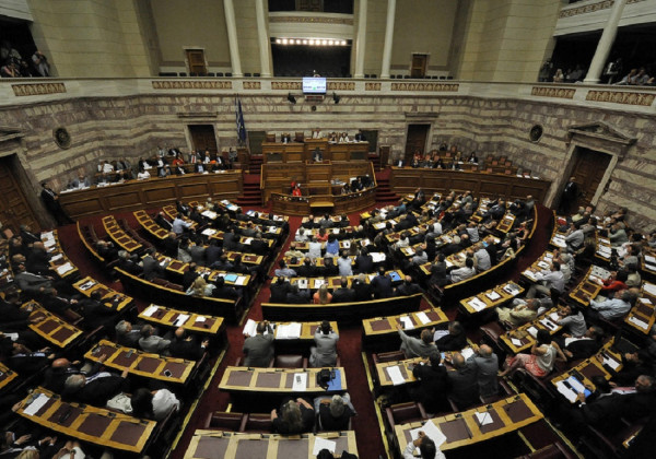 Πηγές προεδρίας Βουλής: Παλαιότερη πρόταση της ΝΔ να «ανοίξει παράθυρο» μετατάξεων