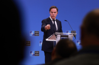 «Περισσότερη Ευρώπη, λιγότερη Αμερική» - Τα διλήμματα της ΕΕ και οι εκβιασμοί του ΝΑΤΟ