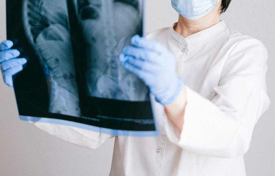 Πολλαπλή σκλήρυνση: Νέα θεραπεία δίνει ελπίδα - Ο ομογενής που αφιέρωσε την καριέρα του σε αυτό