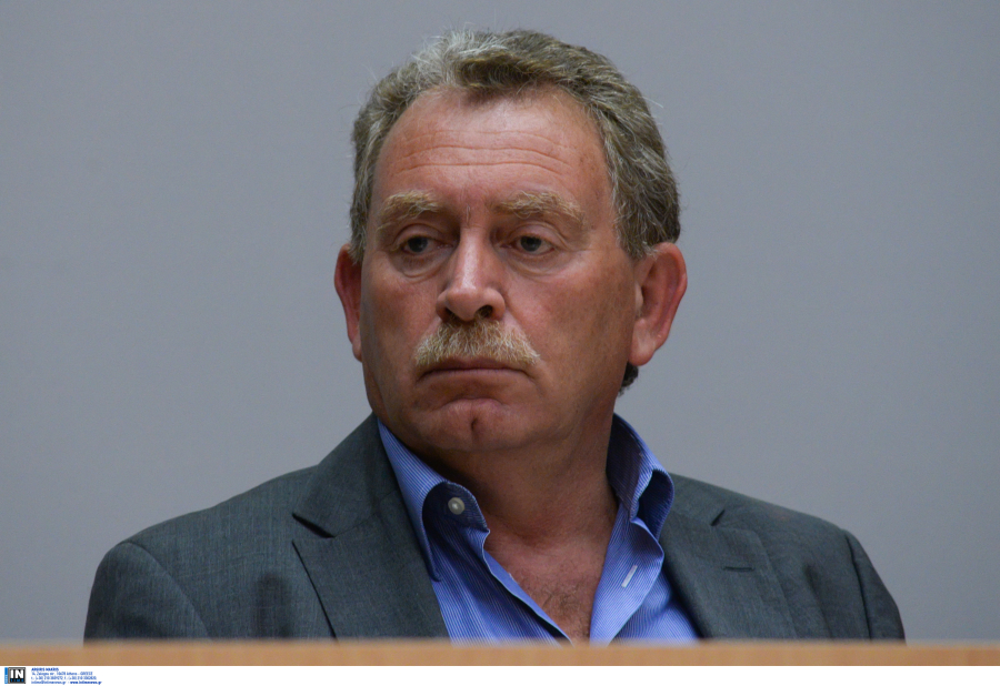 «Διαθέσιμος» για τον Δήμο Αθηναίων δηλώνει ο Πέτρος Φιλίππου και ζητά υποστήριξη από τον ΣΥΡΙΖΑ