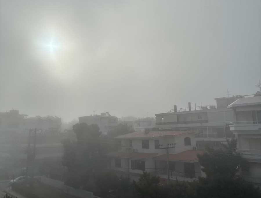 Απόκοσμες εικόνες με την Αφρικανική σκόνη και την υγρασία στην Αττική