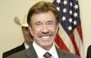 Τσακ Νόρις: Μεταφέρθηκε σε νοσοκομείο στη Χαβάη