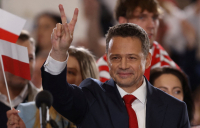 Εκλογές στην Πολωνία: Θρίλερ «δείχνουν» τα exit polls - Μάχη στήθος με στήθος στον β' γύρο