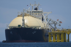 Μείωση στις εισαγωγές πετρελαίου και αύξηση στο LNG στην ΕΕ το 2025