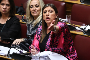 Ζωή μαινόμενη στην Βουλή: Πυρά σε ΠΑΣΟΚ, ΣΥΡΙΖΑ και ΚΚΕ για deals με την ΝΔ