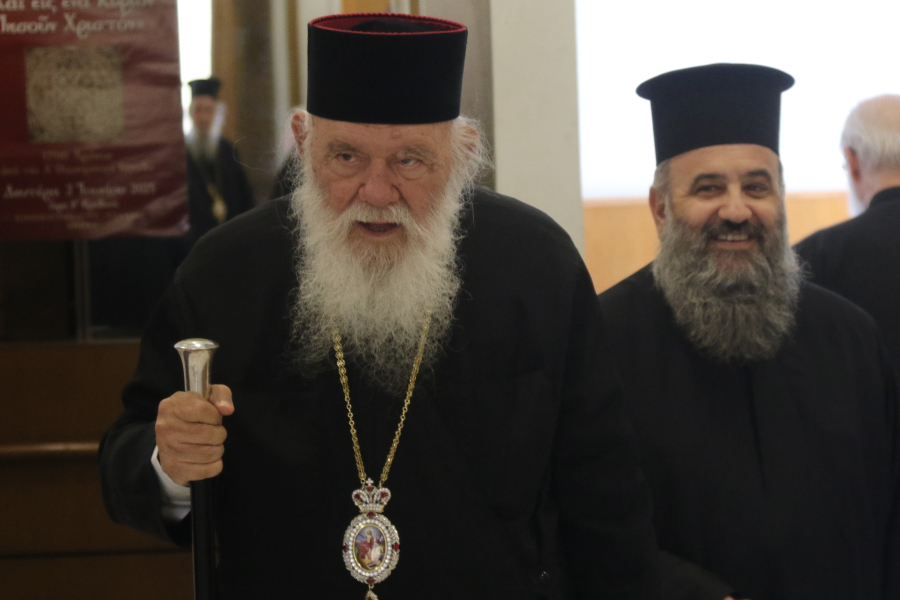 Μήνυμα Ιερώνυμου στους μαθητές για Πανελλήνιες 2025: «Οι προσευχές μας μαζί σας»