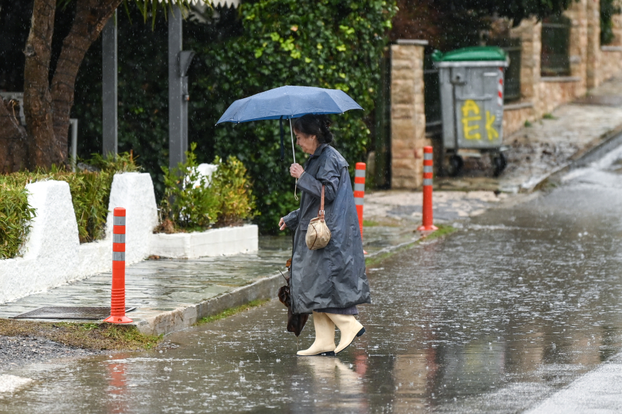 Έρχεται 48ωρη κακοκαιρία με βροχές, καταιγίδες και πτώση της θερμοκρασίας
