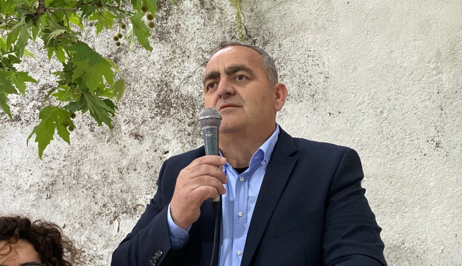 Facebook: Φρέντης Μπελέρης