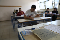 Βάσεις 2025: Οι εκτιμήσεις Στρατηγάκη για τις ΕΒΕ - Πού θα φτάσουν Ιατρικές, Νομικές, Πολυτεχνείο, Στρατιωτικές Σχολές