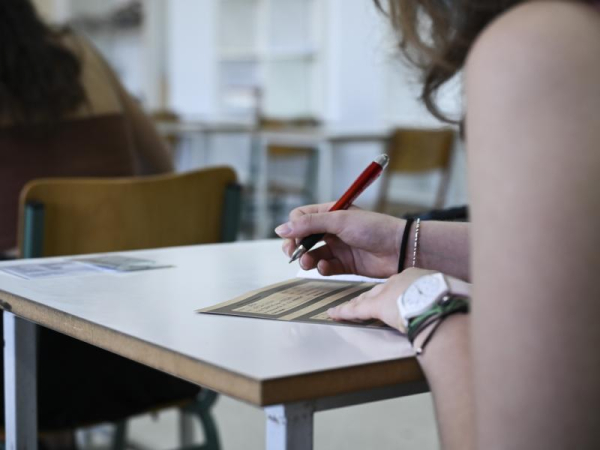 Πανελλήνιες 2025: Πότε τελειώνουν οι αιτήσεις των υποψηφίων