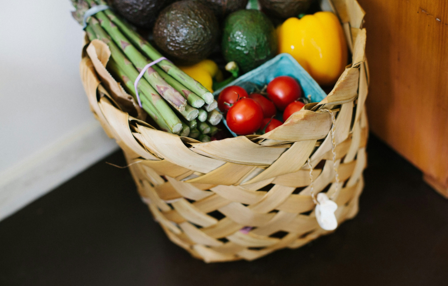 Η λαϊκή συμφέρει: Τι λένε καταναλωτές, πωλητές, δήμαρχοι