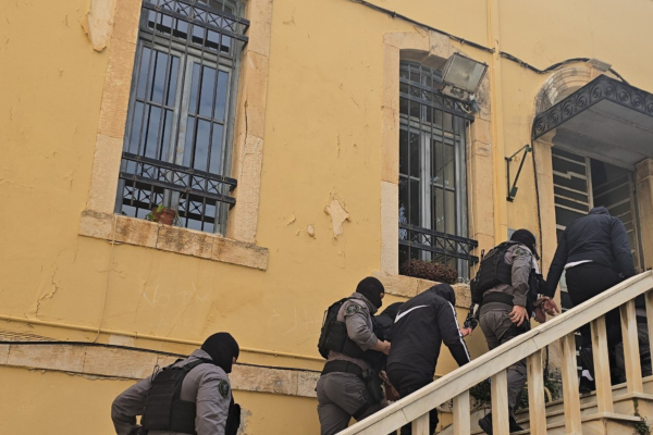 Χανιά: Ελεύθεροι με περιοριστικούς όρους οι 6 από τους κατηγορούμενους για ομαδικό βιασμό 17χρονης