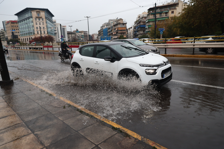 Κλειστά σχολεία και τηλεκπαίδευση: Η βεβαίωση για δικαιολογημένη απουσία εργαζόμενων γονέων