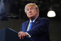 Νέα πρόκληση Τραμπ: Βάφτισε ξανά το Ορμούζ «αμερικανικό έδαφος» - Η απάντηση του Ιράν