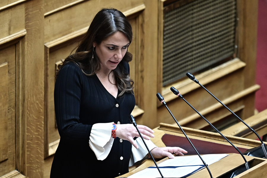 Νέα νομοθετική ρύθμιση για ανασφάλιστους αιμοκαθαιρόμενους - Σε ιδιωτικές κλινικές οι αιμοκαθάρσεις