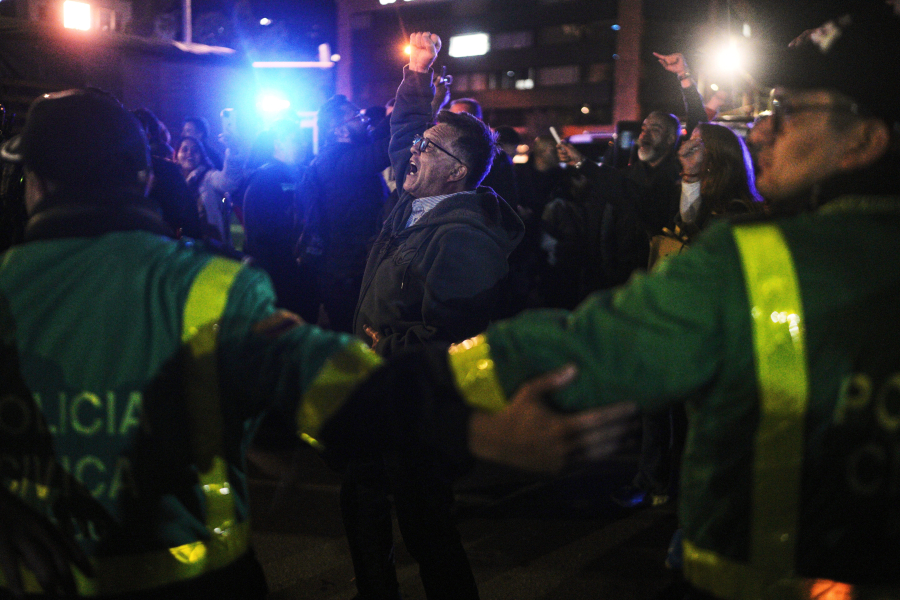 Μάχη για τη ζωή του δίνει ο υποψήφιος πρόεδρος της Κολομβίας: Η σοκαριστική στιγμή της επίθεσης