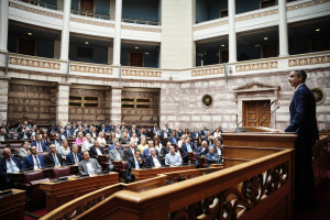 Νέος πονοκέφαλος για Μητσοτάκη: 15 βουλευτές της ΝΔ κατέθεσαν ερώτηση για τις ταξιδιωτικές πλατφόρμες