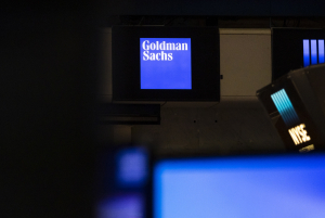 Goldman Sachs: «Η Ελλάδα ένα βήμα μακριά από την ανάκτηση της επενδυτικής βαθμίδας»