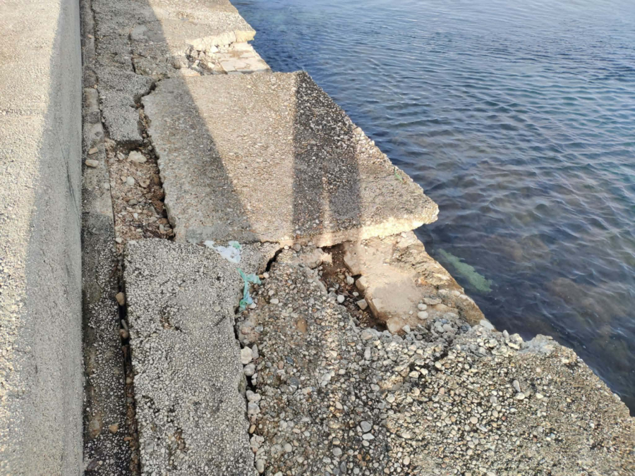 Κέρκυρα: Η κακοκαιρία «ξήλωσε» πεζογέφυρα στο Κανόνι (Εικόνες)