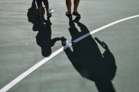 Τρεις ανήλικοι που οπλοφορούσαν έκαναν φθορές σε σχολείο της Πετρούπολης και συνελήφθησαν