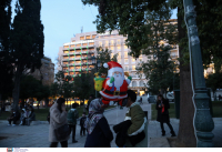 Δώρο Χριστουγέννων 2024: Πότε πληρώνεται φέτος και πώς θα το υπολογίσετε online