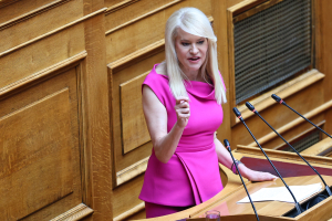 Τζάκρη: Δεν υπάρχει σήμερα συζήτηση ΠΑΣΟΚ με Δημοκράτες, αλλά είμαι σίγουρη ότι θα υπάρξει