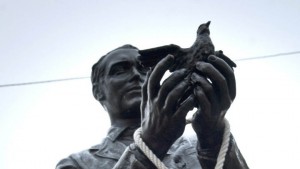 Ισπανία: Άγνωστοι βεβήλωσαν την προτομή του Φεδερίκο Γκαρθία Λόρκα