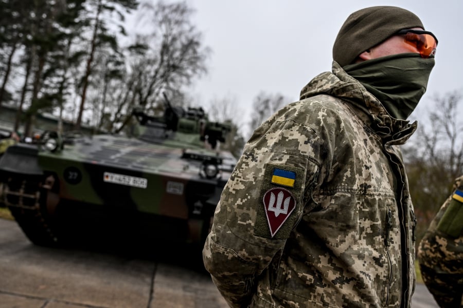 Η Σουηδία στέλνει άρματα μάχης και αντιαεροπορικά στο πλευρό της Ουκρανίας