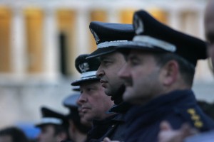 Επίδομα 300 ευρώ σε αστυνομικούς που τραυματίζονται και μετατίθενται σε θέση γραφείου