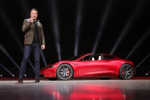 O Mασκ διέγραψε τις σελίδες των Tesla και SpaceX στο Facebook