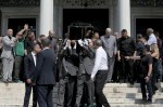 Η επεισοδιακή άφιξη Μαρινάκη στην εξόδιο ακολουθία του Παύλου Γιαννακόπουλου