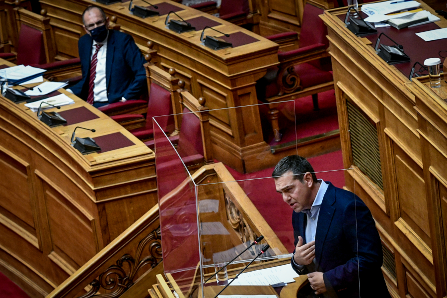 Βουλή: Ερώτηση δέκα σημείων Τσίπρα και ΣΥΡΙΖΑ σε Πλεύρη για την πανδημία