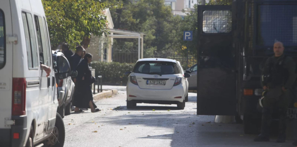 Μάνδρα: Δίωξη για ανθρωποκτονία από πρόθεση στον 14χρονο που σκότωσε τον 17χρονο αδελφό του, τι έδειξε η ιατροδικαστική