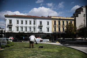 Αλγοριθμική παράνοια: Όταν ο Εξωδικαστικός βγάζει δόση 2.560 ευρώ σε συνταξιούχο των 700 ευρώ