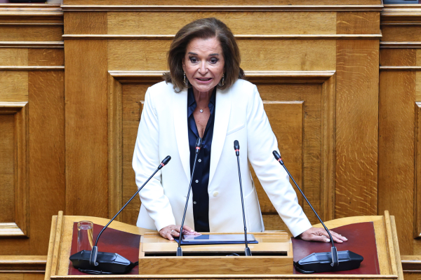 Διαφωνία Ντόρας για μία 6ετη θητεία Προέδρου της Δημοκρατίας - Η αιχμή για τον Σαμάρα