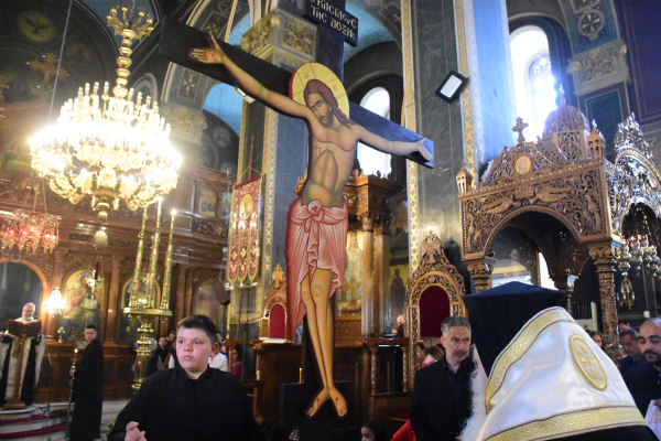 Μεγάλη Παρασκευή: Live η Ακολουθία των Μεγάλων Ωρών και η Αποκαθήλωση