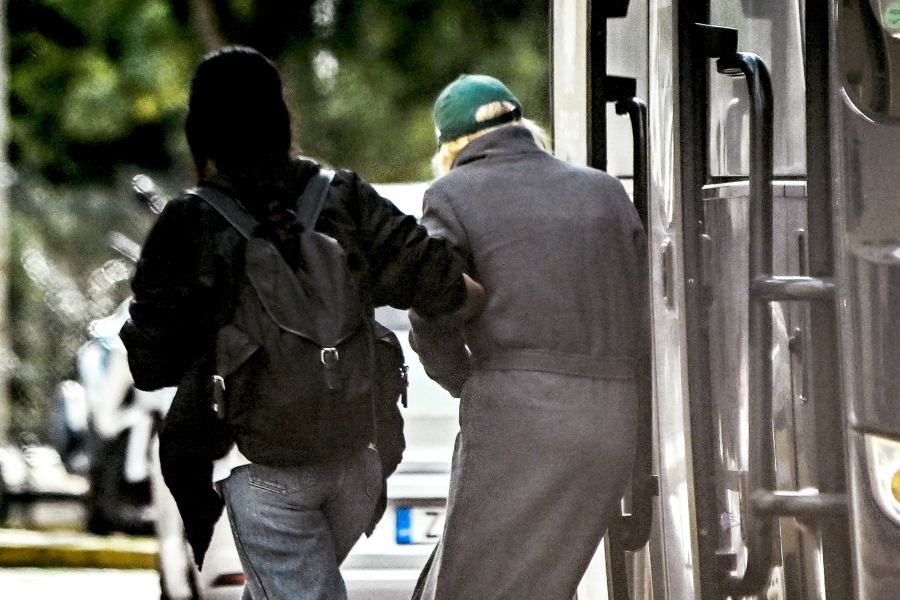 Κύκλωμα προστασίας: Προφυλακιστέα η αστυνομικός και ακόμα δύο άτομα