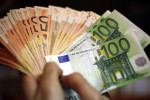 Πιθανή ακόμα και η πλήρης απαλλαγή από την προκαταβολή φόρου, ποιους αφορά η μείωση