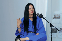 Ζενεβιέβ Μαζαρί: «Ήμουν ασύλληπτα θυμωμένη γιατί υπήρχε κάτι που πονούσε τη μητέρα μου» (Βίντεο)