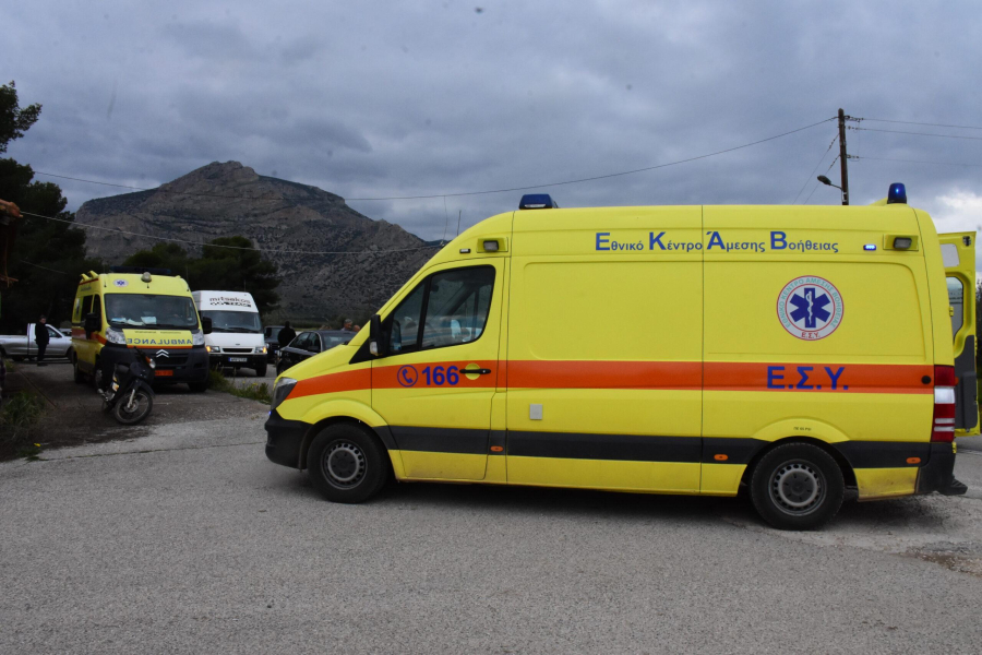 16χρονος τραυματίστηκε στον αυχένα μετά από πτώση στη θάλασσα