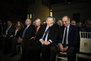Τρεις πρώην καθιστούν μεγαλύτερη την απομόνωση Μητσοτάκη – Η παρουσία Δένδια