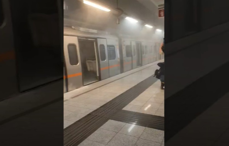 Μετρό: Εκκενώθηκε ο συρμός στον σταθμό Ηλιούπολης λόγω καπνών (βίντεο)
